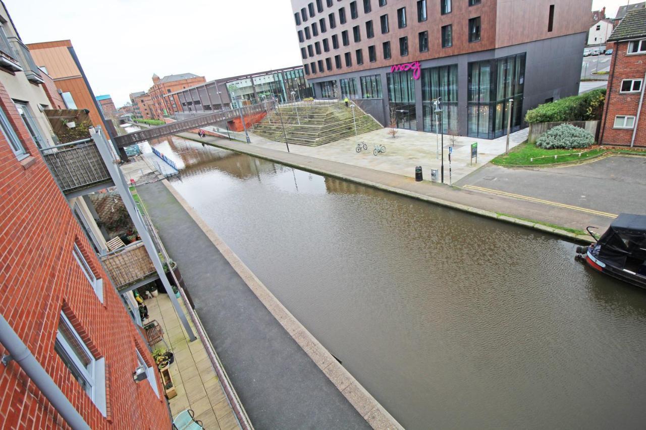 Canal Side Apartment In Chester Exterior photo
