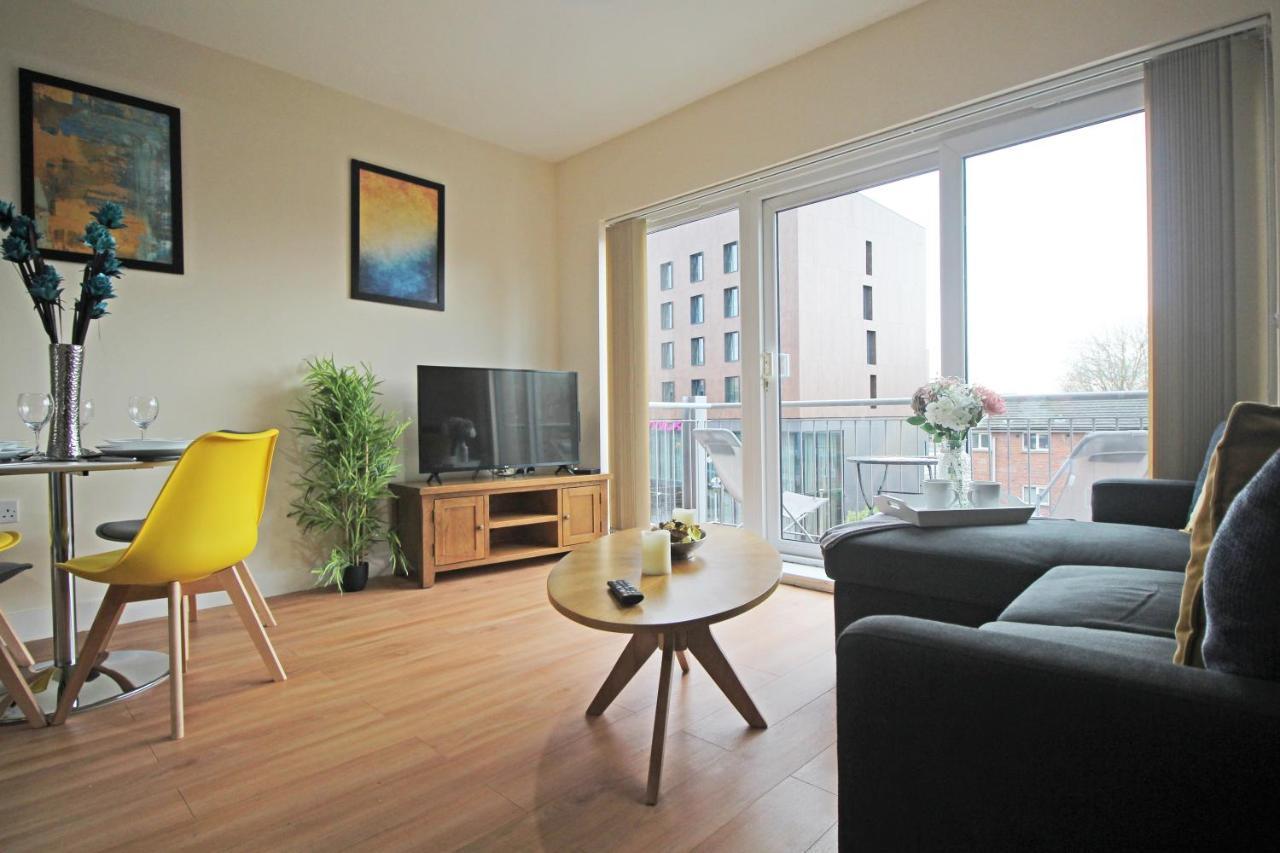 Canal Side Apartment In Chester Exterior photo